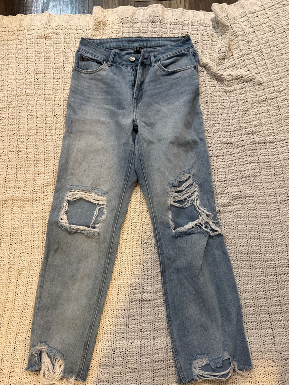 Women's Light Blue Straight-Leg Distressed Jeans